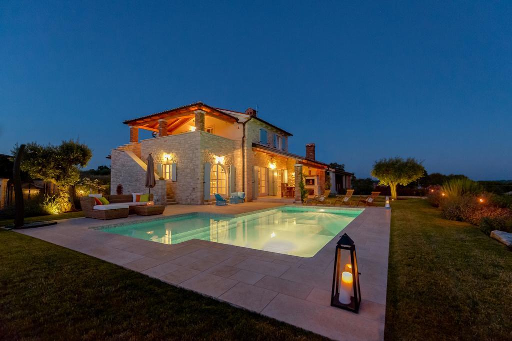 Villa Rajski Dvori Sveti Lovreč Pazenatički Exteriör bild