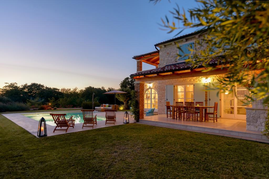 Villa Rajski Dvori Sveti Lovreč Pazenatički Exteriör bild